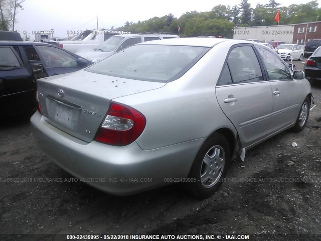 4T1BF32K43U566906 - 2003 TOYOTA CAMRY LE/XLE/SE GRAY photo 4