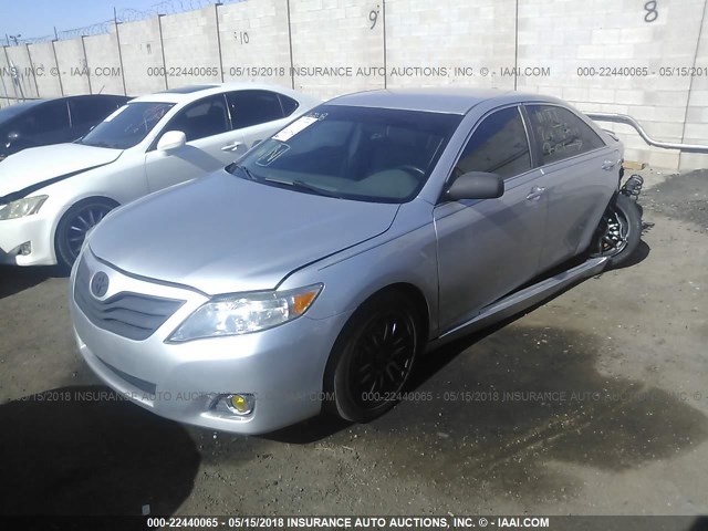 4T4BF3EK8BR190176 - 2011 TOYOTA CAMRY SE/LE/XLE 银色 照片 2