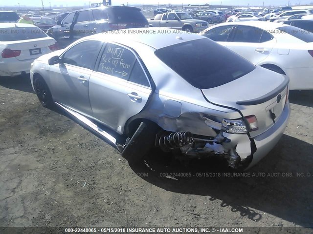 4T4BF3EK8BR190176 - 2011 TOYOTA CAMRY SE/LE/XLE 银色 照片 3