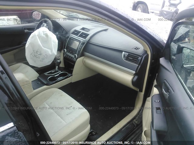 4T1BF1FK9CU074872 - 2012 TOYOTA CAMRY SE/LE/XLE BLACK photo 5