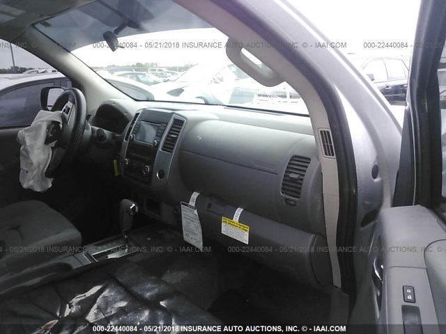 1N6DD0ER6JN706291 - 2018 NISSAN FRONTIER S/SV/SL/PRO-4X SILVER photo 5