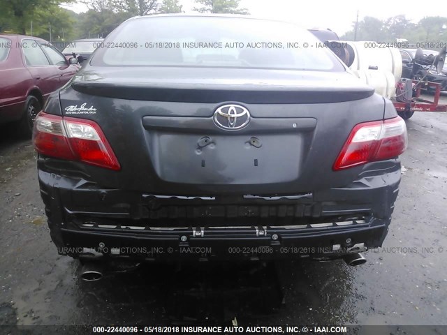 4T1BK46K18U062333 - 2008 TOYOTA CAMRY LE/XLE/SE ნაცრისფერი ფოტო 6