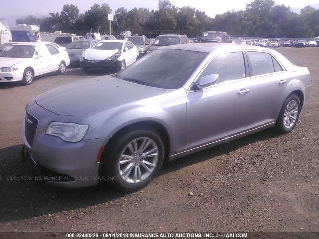 2C3CCAEGXHH529774 - 2017 CHRYSLER 300C SILVER photo 2