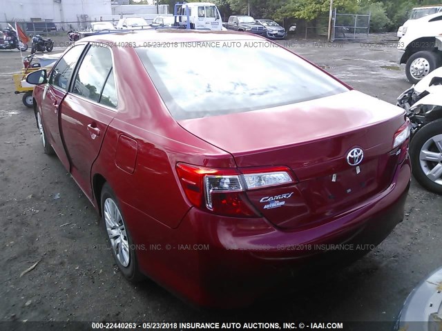 4T1BF1FK7EU845915 - 2014 TOYOTA CAMRY L/SE/LE/XLE RED photo 3