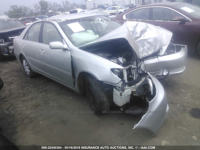 4T1BE32K13U749165 - 2003 TOYOTA CAMRY LE/XLE/SE SILVER photo 1