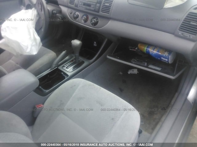 4T1BE32K13U749165 - 2003 TOYOTA CAMRY LE/XLE/SE SILVER photo 5