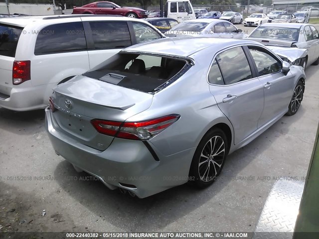 JTNB11HKXJ3034878 - 2018 TOYOTA CAMRY L/LE/XLE/SE/XSE SILVER photo 4