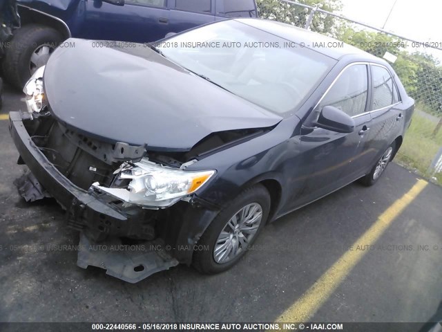 4T1BF1FK3EU402368 - 2014 TOYOTA CAMRY L/SE/LE/XLE Qara foto 2