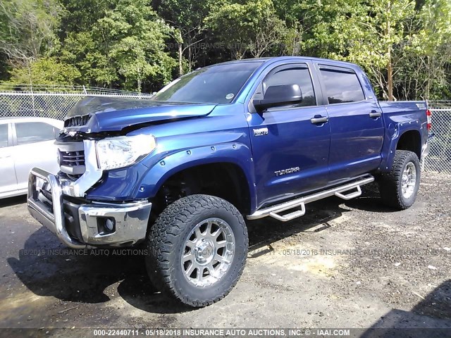 5TFDW5F19FX440036 - 2015 TOYOTA Tundra CREWMAX SR5/TRD PRO BLUE photo 2