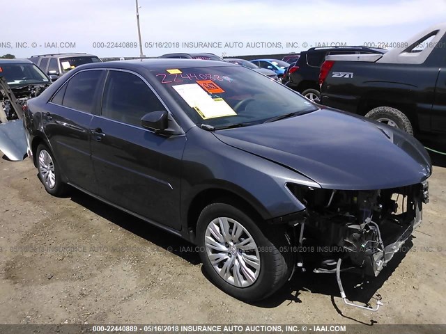 4T4BF1FK2ER375542 - 2014 TOYOTA CAMRY L/SE/LE/XLE 灰色 照片 1