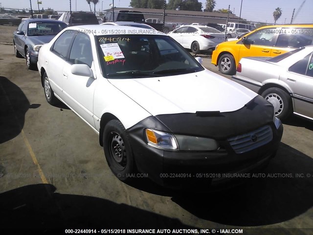 JT2BG22K2W0249710 - 1998 TOYOTA CAMRY CE/LE/XLE 白色 照片 1