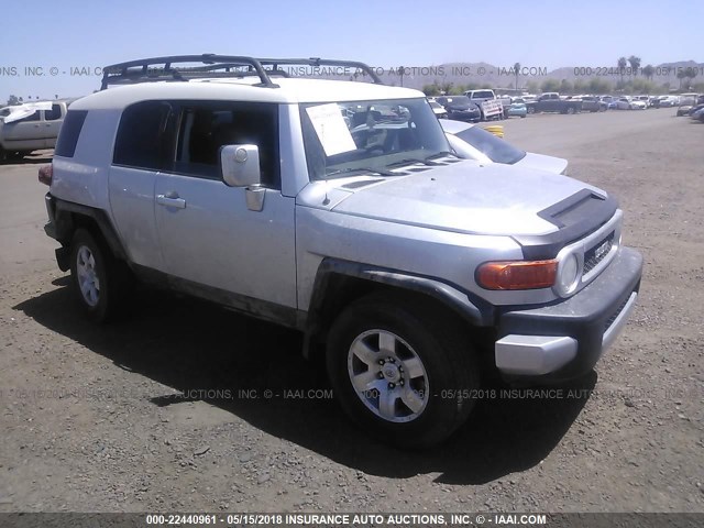 JTEBU11F870091899 - 2007 TOYOTA FJ CRUISER SILVER photo 1