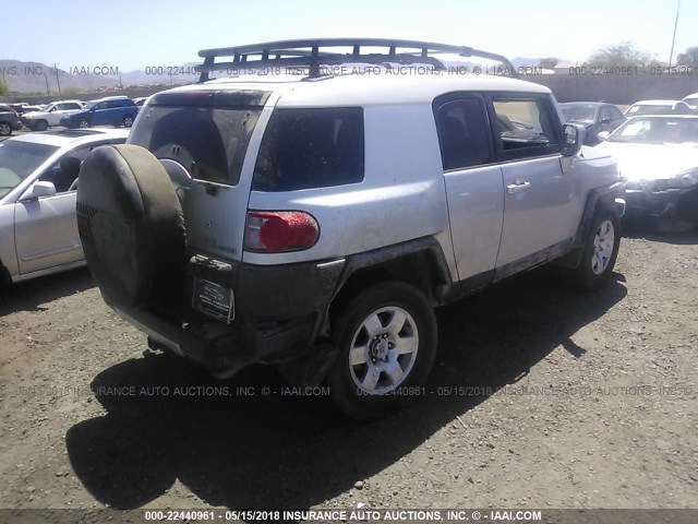 JTEBU11F870091899 - 2007 TOYOTA FJ CRUISER SILVER photo 4