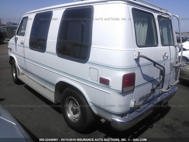 2GBEG25Z1P4105989 - 1993 CHEVROLET G20 WHITE photo 3