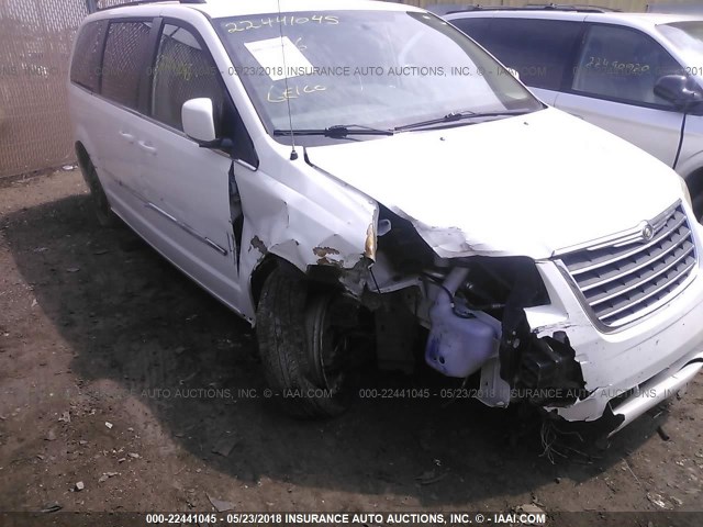 2A4RR5D10AR500819 - 2010 CHRYSLER TOWN & COUNTRY TOURING WHITE photo 6