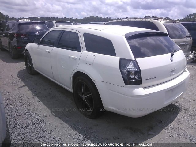 2D4FV47T77H666557 - 2007 DODGE MAGNUM SE WHITE photo 3