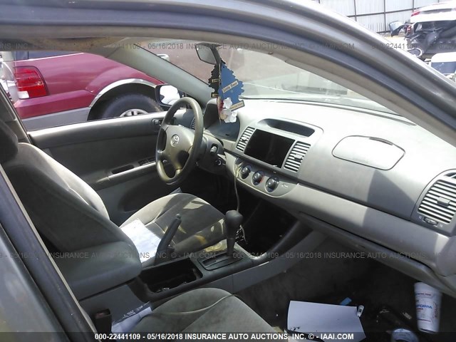 4T1BF32K73U552756 - 2003 TOYOTA CAMRY LE/XLE/SE GRAY photo 5