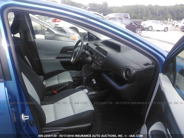 JTDKDTB37D1529404 - 2013 TOYOTA PRIUS C BLUE photo 5