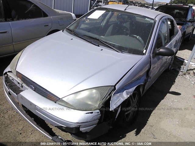 1FAFP34Z43W299953 - 2003 FORD FOCUS SE COMFORT/SE SPORT SILVER photo 2