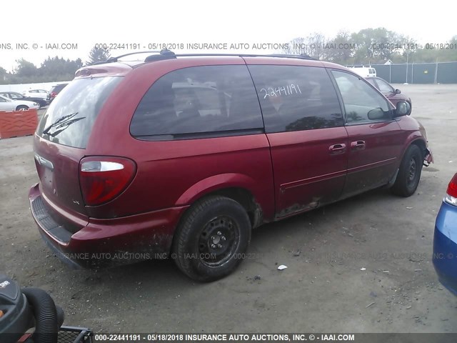 2C4GP44R25R162381 - 2005 CHRYSLER TOWN & COUNTRY LX RED photo 4