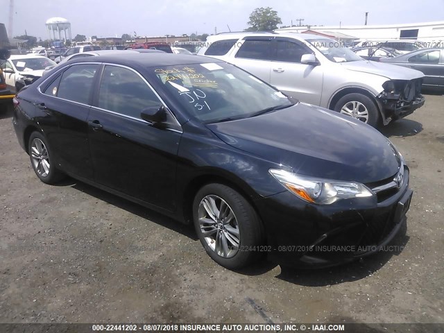 4T1BF1FKXFU105969 - 2015 TOYOTA CAMRY LE/XLE/SE/XSE 黑色 照片 1