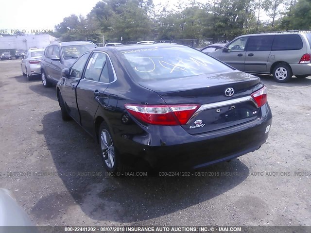 4T1BF1FKXFU105969 - 2015 TOYOTA CAMRY LE/XLE/SE/XSE BLACK photo 3