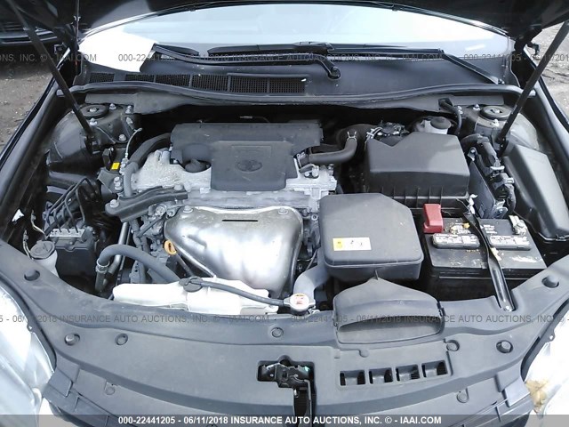 4T1BF1FK1HU423000 - 2017 TOYOTA CAMRY LE/XLE/SE/XSE შავი ფოტო 10