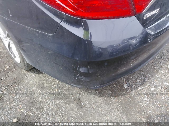 4T1BF1FK1HU423000 - 2017 TOYOTA CAMRY LE/XLE/SE/XSE შავი ფოტო 6