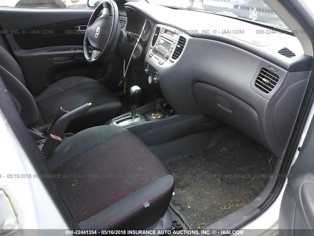 KNADE163876253873 - 2007 KIA RIO 5 SX WHITE photo 5