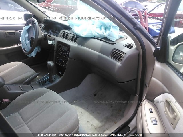 4T1BG22KX1U115483 - 2001 TOYOTA CAMRY CE/LE/XLE GOLD photo 5