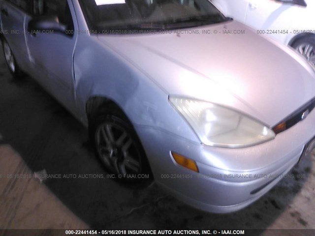 1FAFP34P8YW236893 - 2000 FORD FOCUS SE/SE COMFORT SILVER photo 6