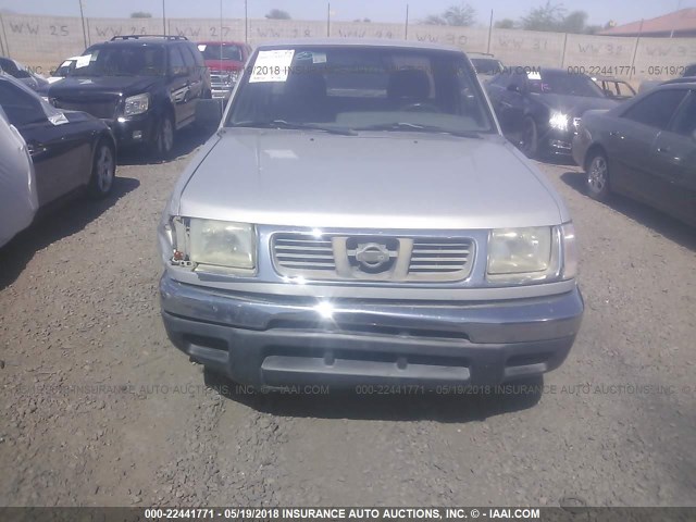 1N6DD26SXWC371469 - 1998 NISSAN FRONTIER KING CAB XE/KING CAB SE SILVER photo 6
