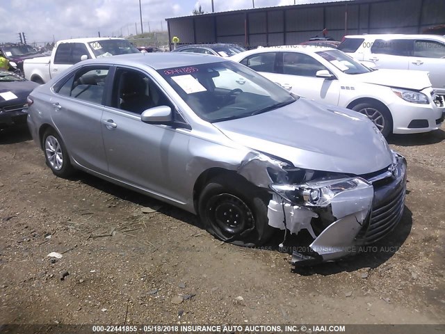 4T4BF1FK1GR524946 - 2016 TOYOTA CAMRY LE/XLE/SE/XSE SILVER photo 1