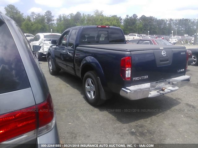 1N6AD06W46C448573 - 2006 NISSAN FRONTIER KING CAB LE/SE/OFF ROAD BLUE photo 3