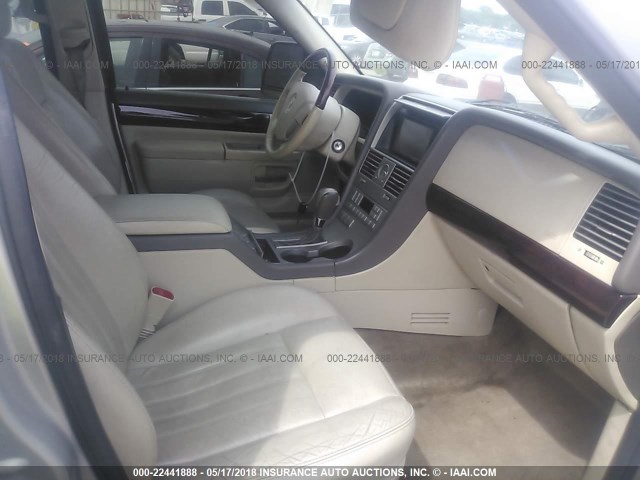 5LMEU68H24ZJ41024 - 2004 LINCOLN AVIATOR 棕色 照片 5