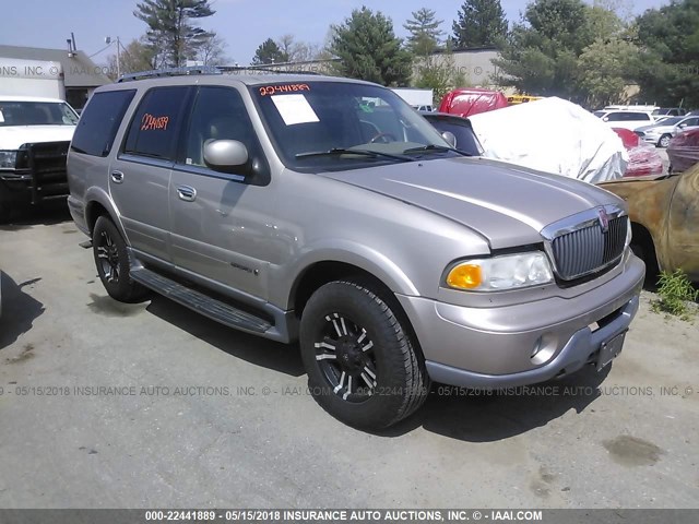 5LMFU28A2YLJ19047 - 2000 LINCOLN NAVIGATOR GOLD photo 1