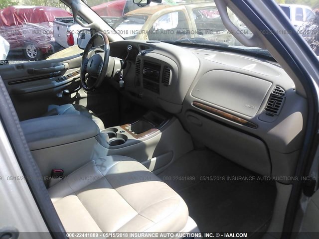 5LMFU28A2YLJ19047 - 2000 LINCOLN NAVIGATOR GOLD photo 5