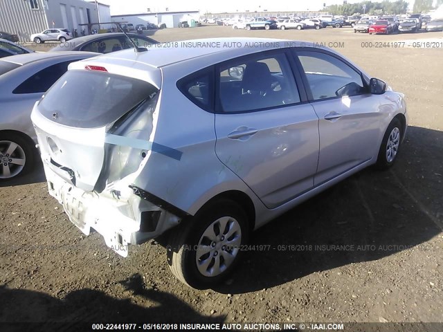 KMHCT5AE7GU251592 - 2016 HYUNDAI ACCENT SE SILVER photo 4