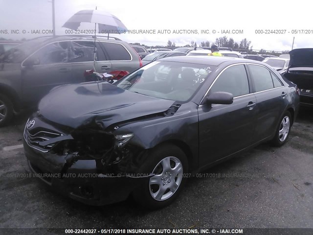 4T1BF3EKXBU665742 - 2011 TOYOTA CAMRY SE/LE/XLE 灰色 照片 2