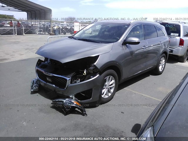 5XYPG4A36HG261259 - 2017 KIA SORENTO LX/L GRAY photo 2