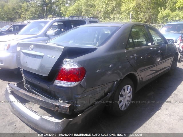 4T1BE32K05U608459 - 2005 TOYOTA CAMRY LE/XLE/SE GRAY photo 4