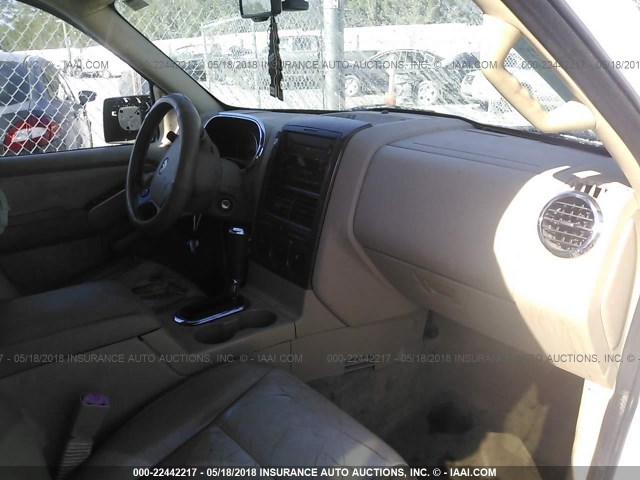 1FMEU64E66UB01463 - 2006 FORD EXPLORER EDDIE BAUER WHITE photo 5