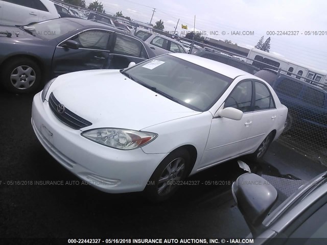 JTDBE30K940282061 - 2004 TOYOTA CAMRY LE/XLE WHITE photo 2