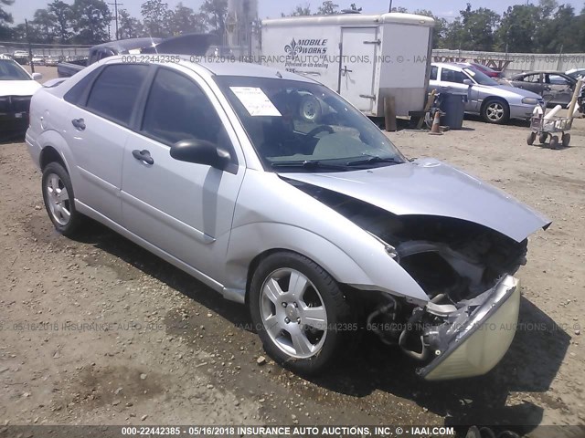 1FAFP38Z14W126984 - 2004 FORD FOCUS ZTS SILVER photo 1