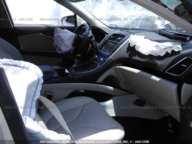 2LMPJ8LP2GBL40956 - 2016 LINCOLN MKX RESERVE Krem foto 5