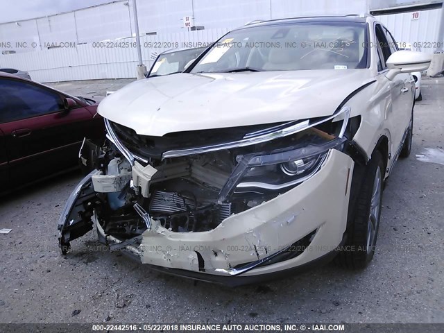 2LMPJ8LP2GBL40956 - 2016 LINCOLN MKX RESERVE Krem foto 6