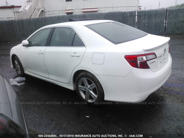 4T1BF1FK0EU466710 - 2014 TOYOTA CAMRY L/SE/LE/XLE 白色 照片 3