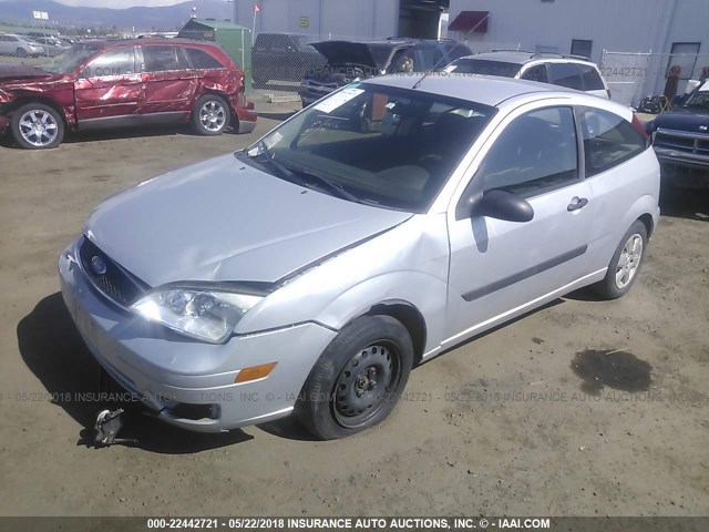 1FAFP31N07W213819 - 2007 FORD FOCUS ZX3/S/SE/SES SILVER photo 2