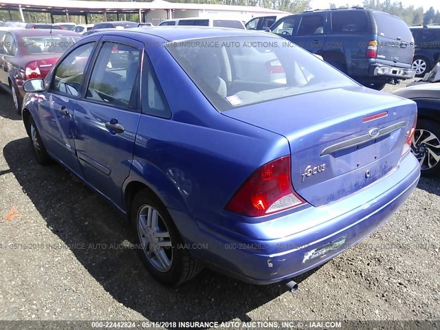 1FAFP34393W266457 - 2003 FORD FOCUS SE COMFORT/SE SPORT BLUE photo 3