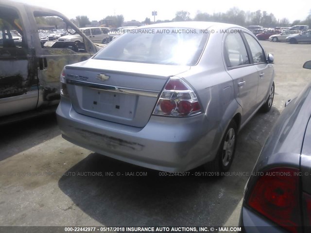 KL1TD5DE2AB130668 - 2010 CHEVROLET AVEO LS/LT 银色 照片 4